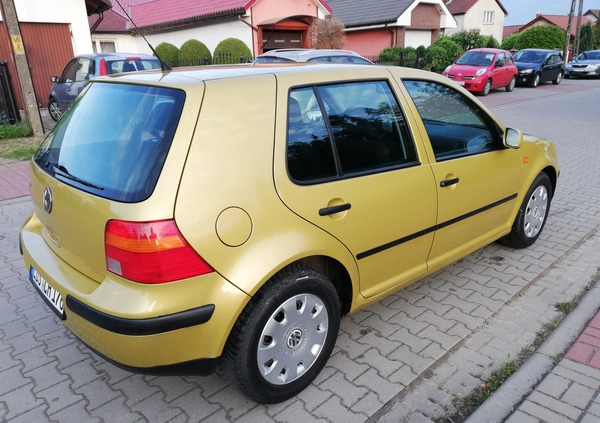 Volkswagen Golf cena 5900 przebieg: 137000, rok produkcji 1999 z Dębno małe 232